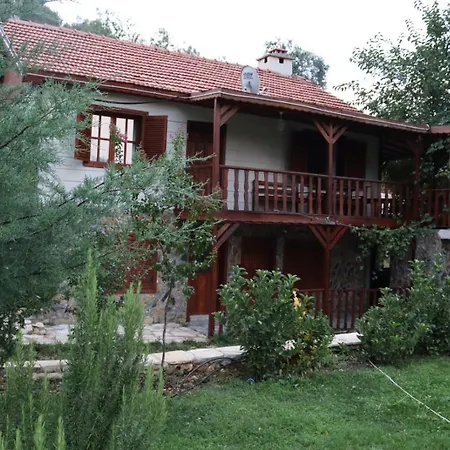 Kartapis Huzurlu Ve Oezel Havuzlu Kaş
