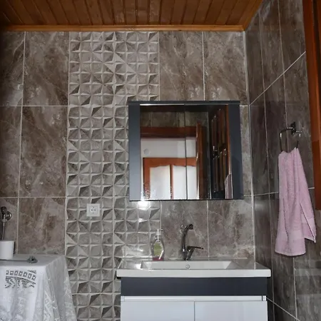 Kartapis Huzurlu Ve Oezel Havuzlu Villa *