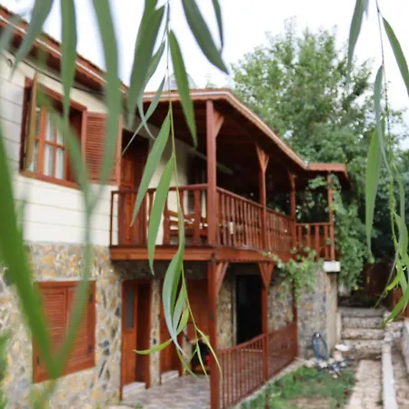 Villa Kartapis Huzurlu Ve Oezel Havuzlu Kaş